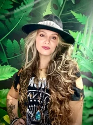 Becky, Senior Stylist / Colorist