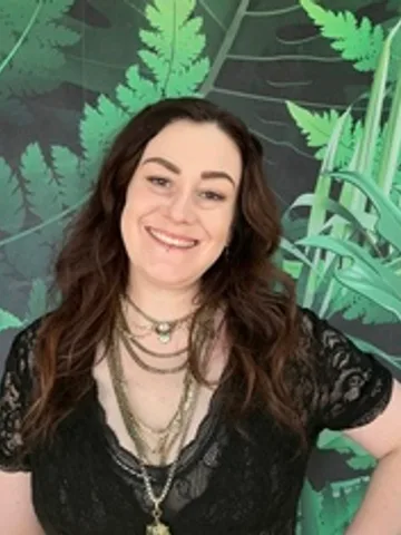 Dana, Senior Artistic Stylist / Colorist