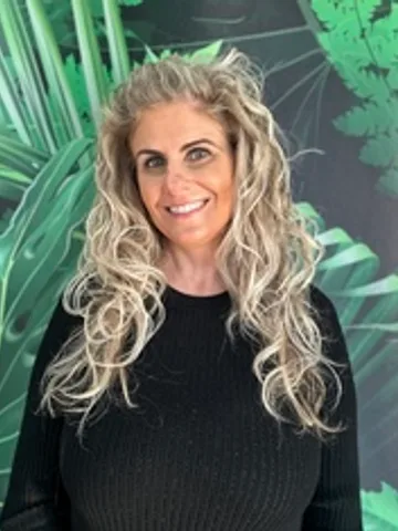 Katie, Senior Stylist / Colorist